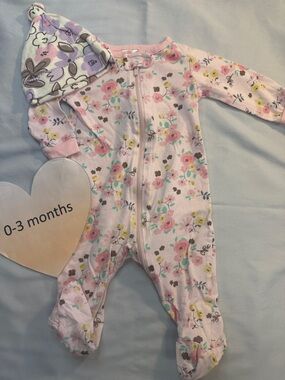 Gerber - Pink Floral Newborn baby One Piece Sleeper with Hat